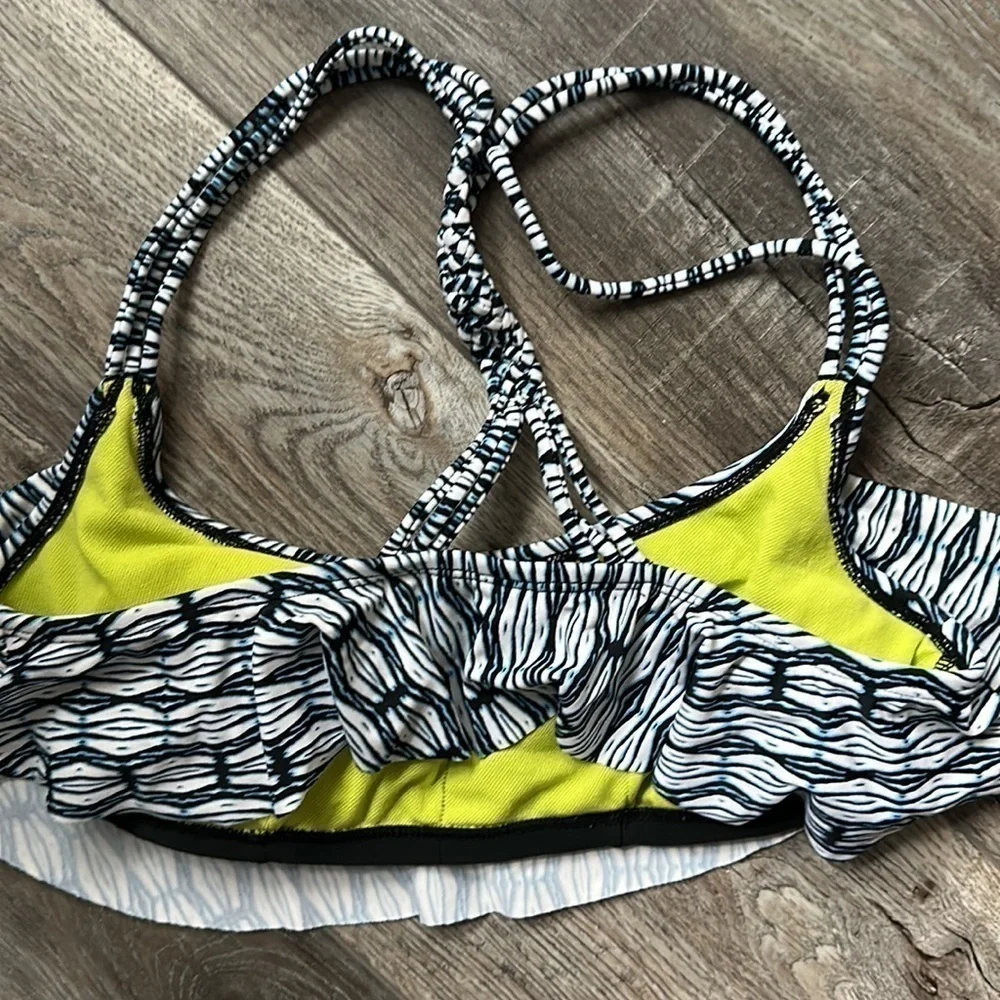 Bongo swim women’s size small ruffled t back blue and black